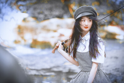 赵丽颖
cr梦依就爱颖