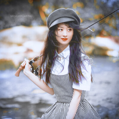 赵丽颖
cr梦依就爱颖