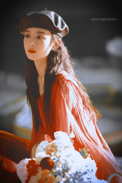 赵丽颖
cr梦依就爱颖