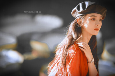 赵丽颖
cr梦依就爱颖