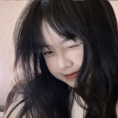 女