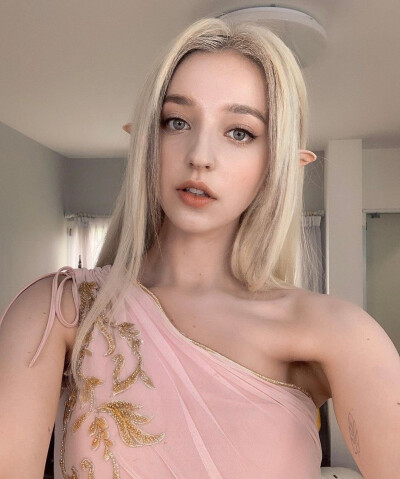 Angelina Danilova ???
俄罗斯美女