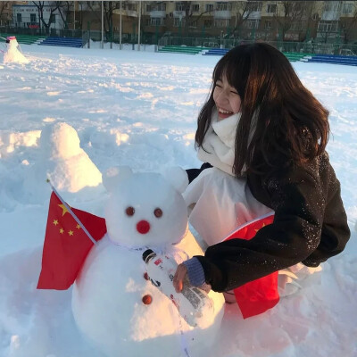 年年有雪 雪吹年年 落落即融融 落落亦如此