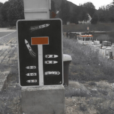 等风来不如去追风.