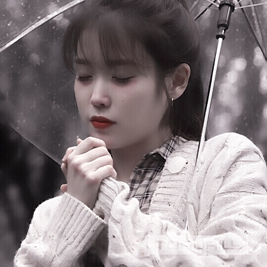 IU