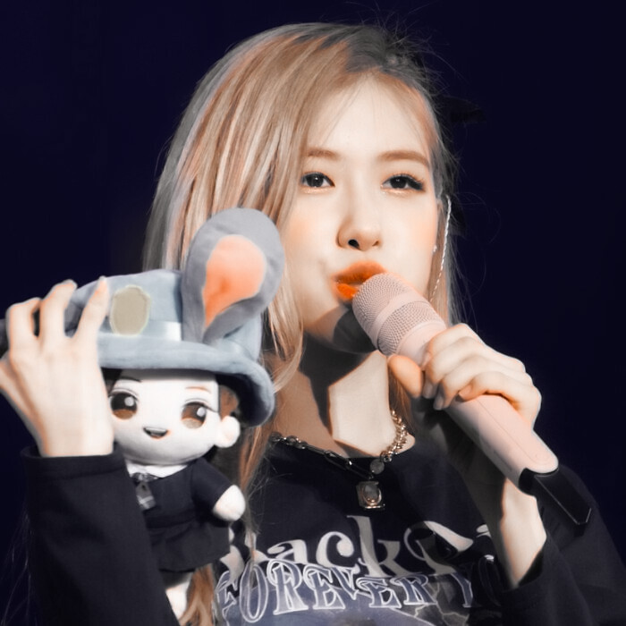  ROSÉ
可爱的公主是不能难过太久的.
cr.pasta02111997