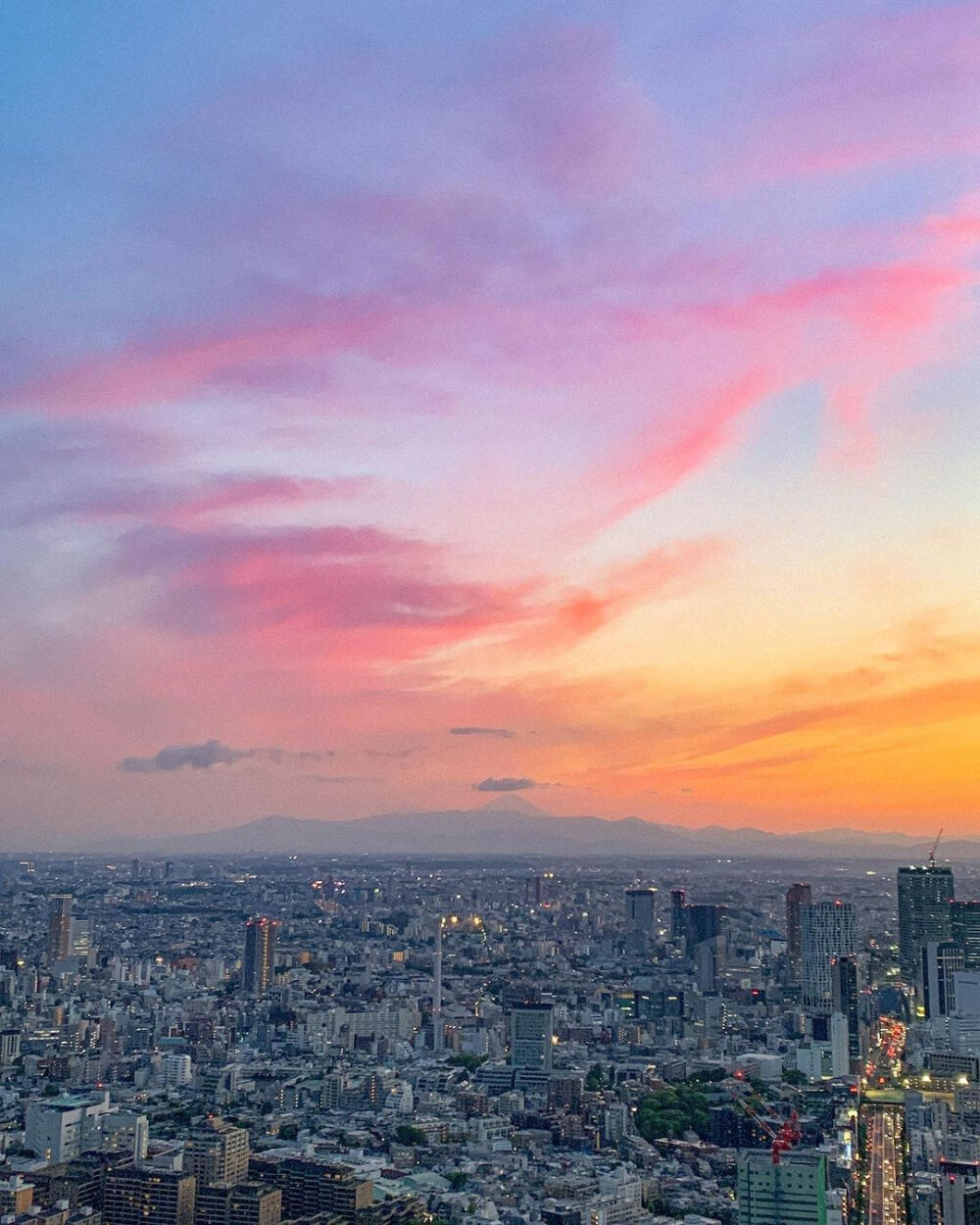 海并不深，怀念一个人比海还要深。