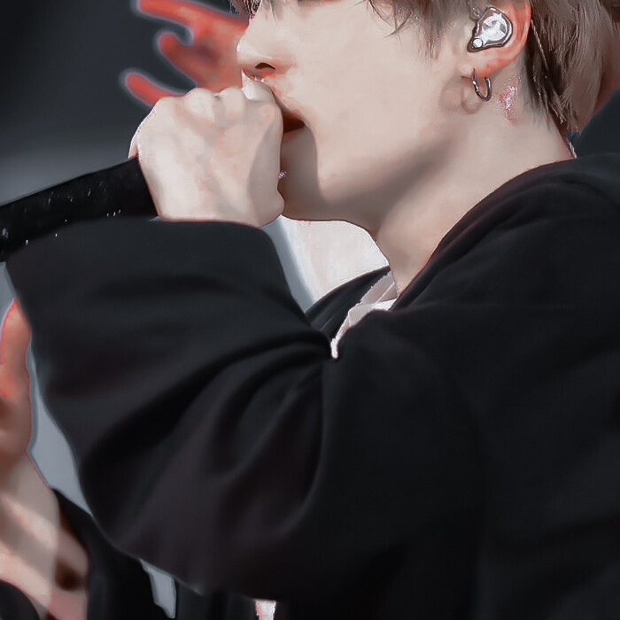 ●闵玧其
想跟我接吻吗
© _SUGALOVER_