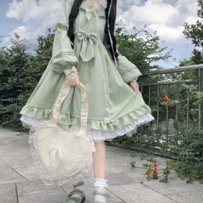 今日份的绿色系洛丽塔头像～
请签收～