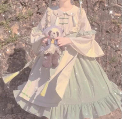 今日份的绿色系洛丽塔头像～
请签收～