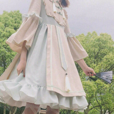 今日份的绿色系洛丽塔头像～
请签收～