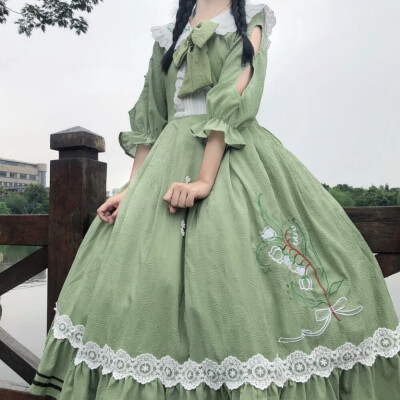 今日份的绿色系洛丽塔头像～
请签收～