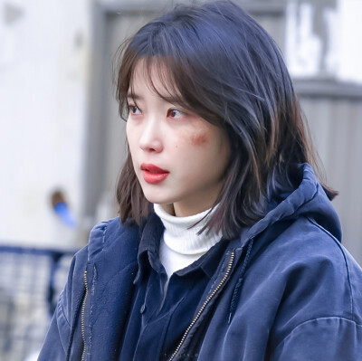 IU × 李至安