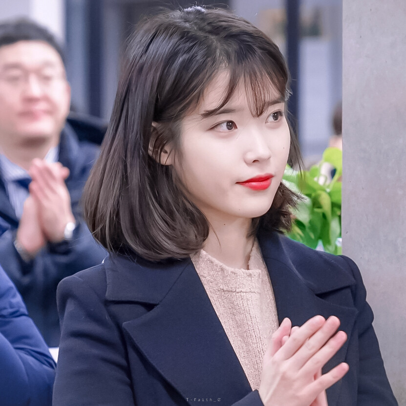 IU