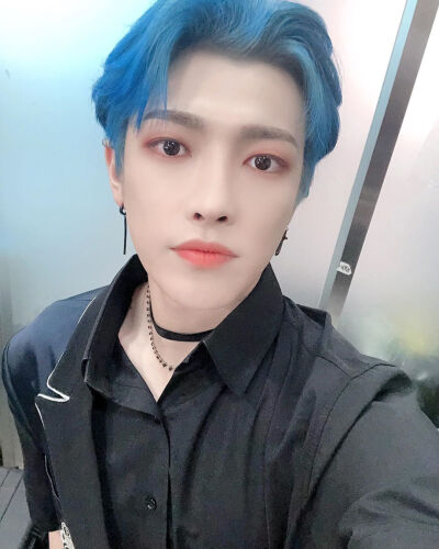 ATEEZ 金弘中