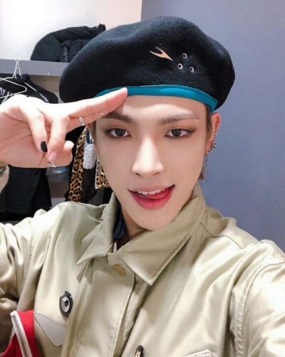 ATEEZ 金弘中