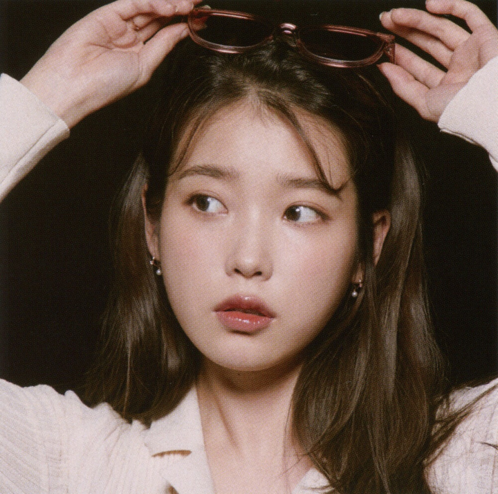 IU 李智恩