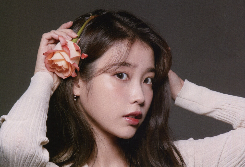 IU 李智恩