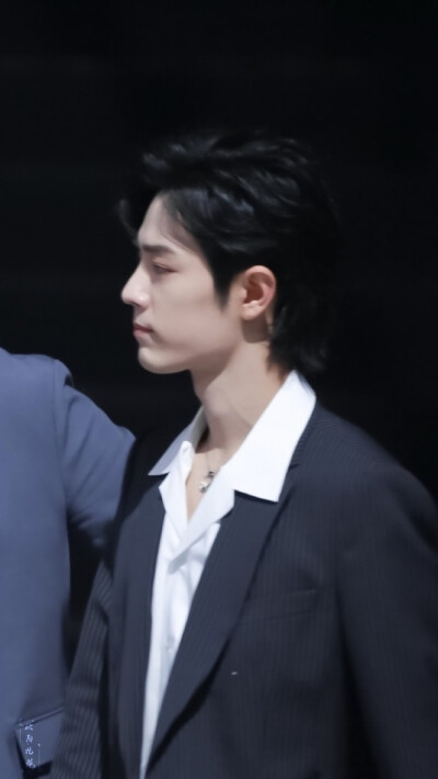 200108今日头条盛典｜肖战