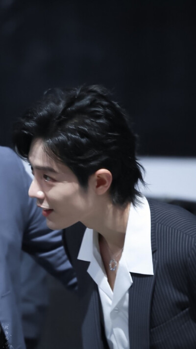 200108今日头条盛典｜肖战