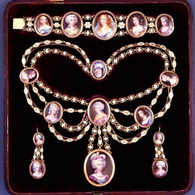 古董珠宝，套装