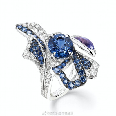 Chaumet 推出一组新高级珠宝系列，以2种不同风格来诠释「毛茛花」（Ranunculus）主题——「Éclosion de Chaumet」汇集超过10种彩色宝石，强调毛茛花缤纷的天然颜色；「Esquisse de Chaumet」则突出花朵充满层次感的…