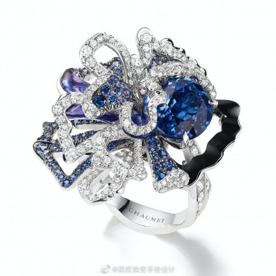 Chaumet 推出一组新高级珠宝系列，以2种不同风格来诠释「毛茛花」（Ranunculus）主题——「Éclosion de Chaumet」汇集超过10种彩色宝石，强调毛茛花缤纷的天然颜色；「Esquisse de Chaumet」则突出花朵充满层次感的…