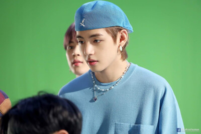 金泰亨
201230 官推➕小蓝书