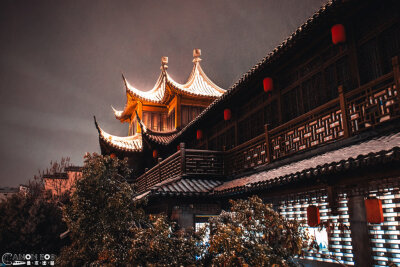 一下雪，南京变成了金陵❄️ 摄影@不正经的正经摄影er ​​​