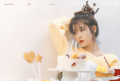 IU | 2021年台历扫图
cr:边五爷