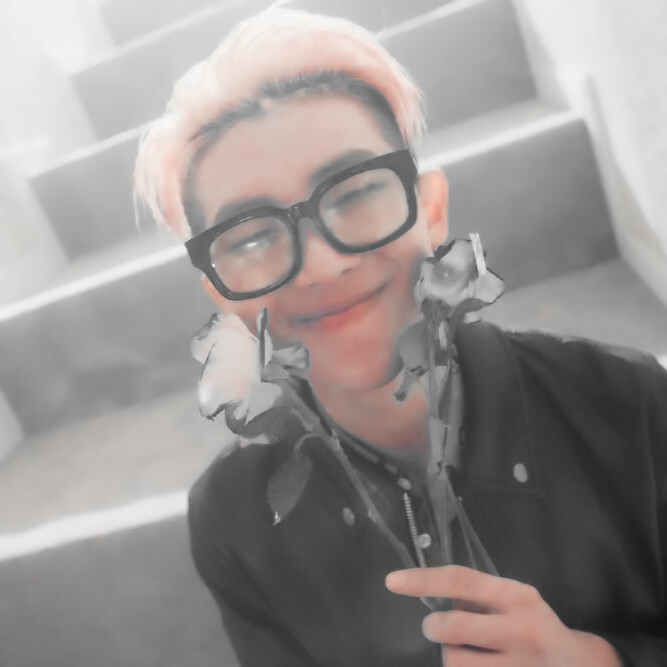 七人七色
原截KM1108