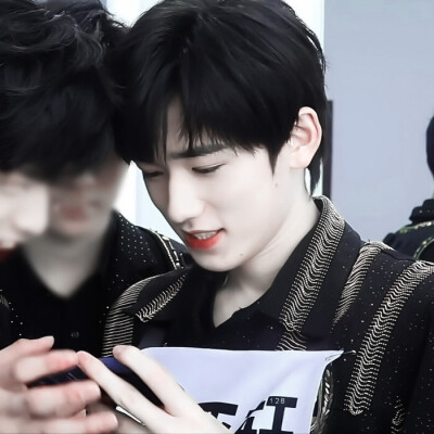 来！给你们展示一波！
诶？这个人怎么这么打啊！没关系我可以打回来！
原截江纪然
©苏旻玧