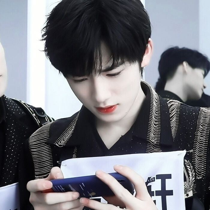 来！给你们展示一波！
诶？这个人怎么这么打啊！没关系我可以打回来！
原截江纪然
©苏旻玧