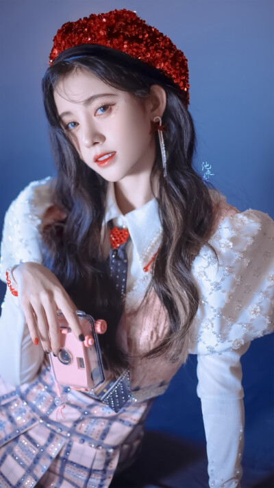 鞠婧祎
图源微博©池枣枣