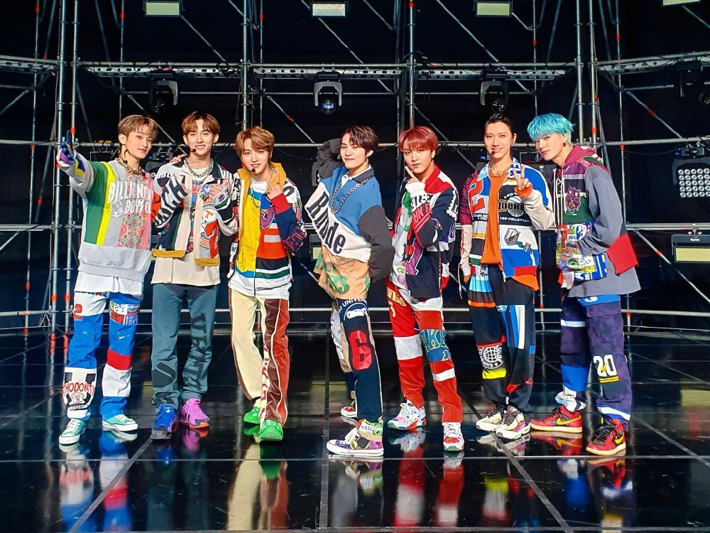 NCTU 90's love smtown