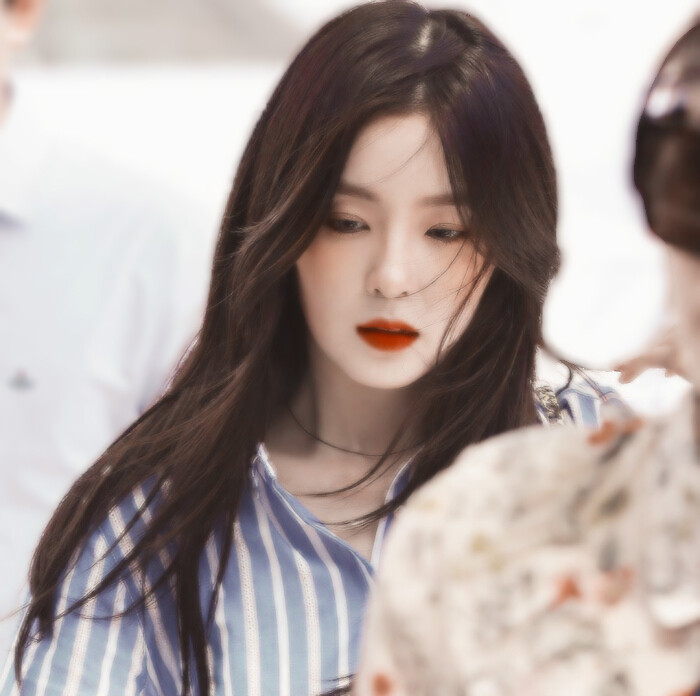 "我将永远忠于自己."
cr.Baeby329 裴珠泫.Irene. 禁二传.