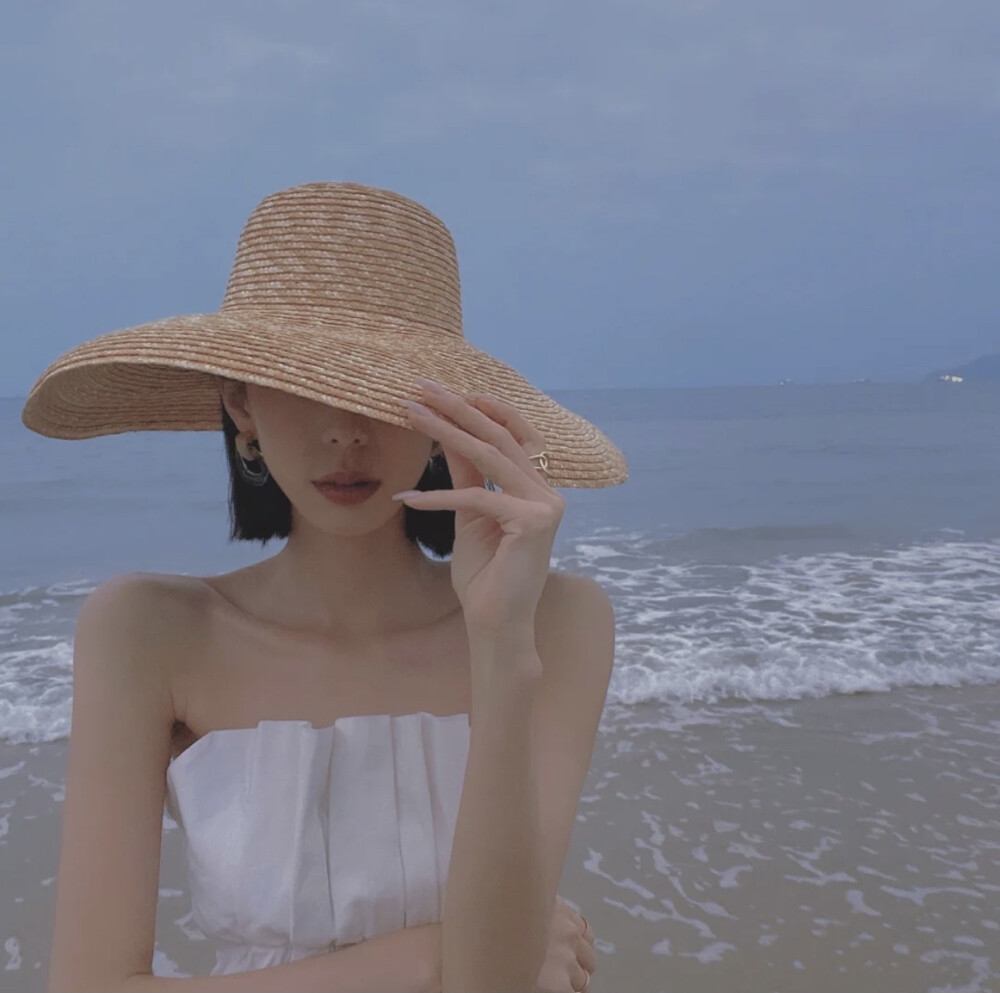 A.Lily。
自截帽子控女头。