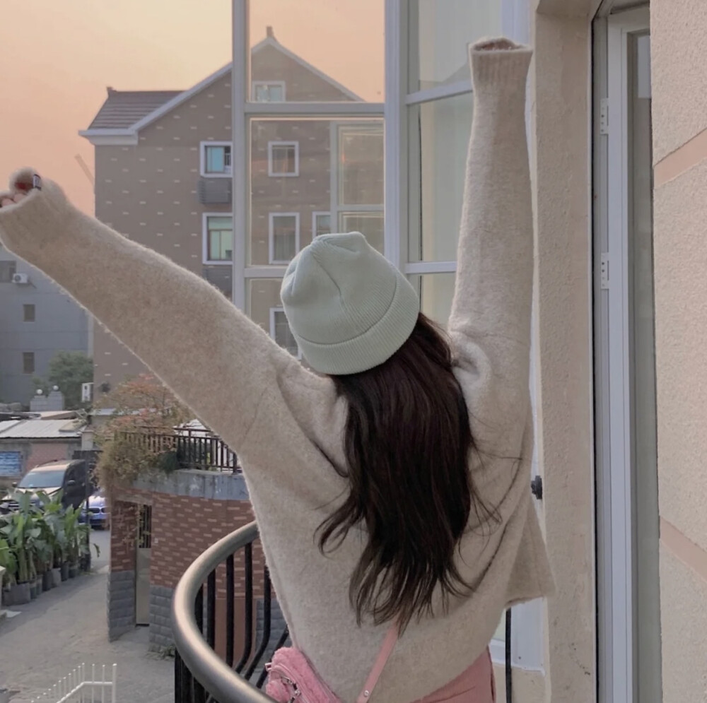 A.Lily。
自截帽子控女头。