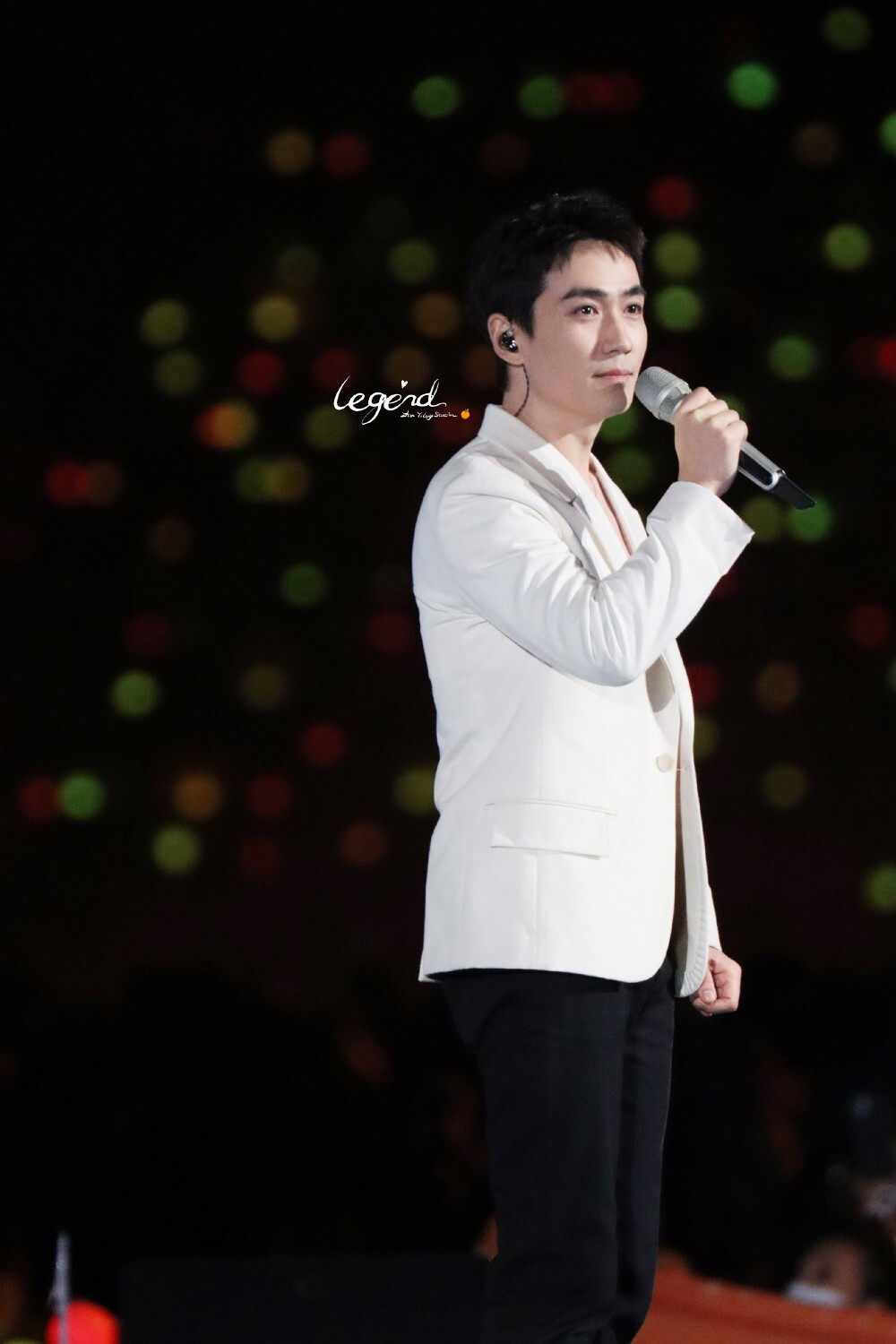 朱一龙|2020.12.31,湖南卫视跨年演唱会(图源@legend丨朱一龙个站 )