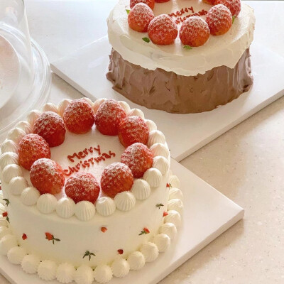 草莓蛋糕(//∇//)