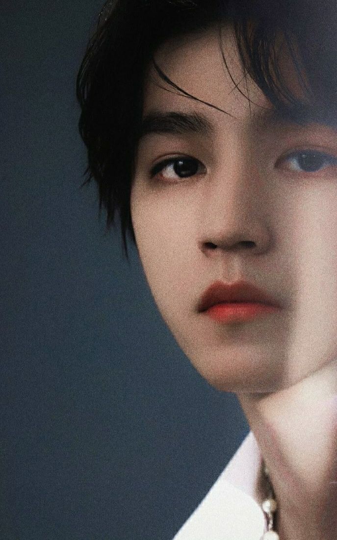 王俊凯大头贴脸