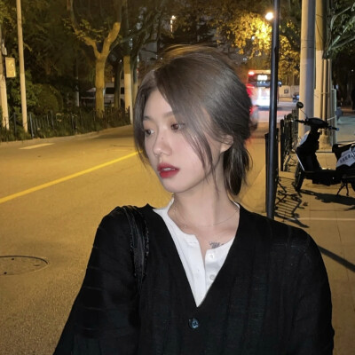 lychee自截女头ins