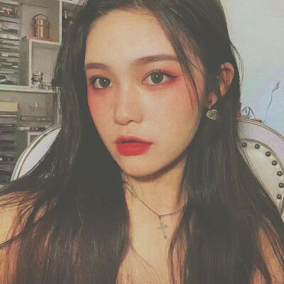 漂亮小姐姐头像
图来自网络，侵权删