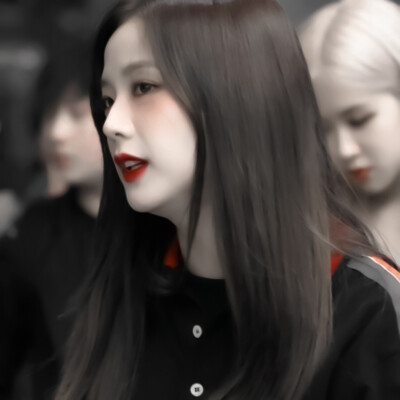 金智秀jisoo
“后来的后来，我想了很多与你有关的故事”
TADYDOTCOM/吴姜辞