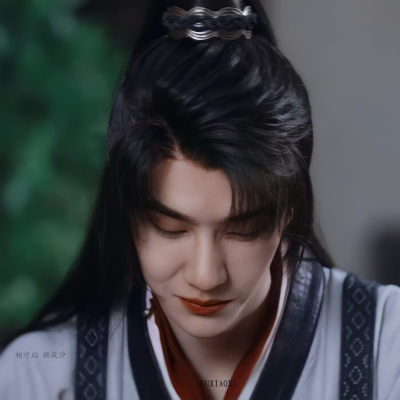 只有你自己对自己的话先深信不疑，才能试着打动别人
有翡∥王一博∥谢允∥头像
已修复拿图收藏相册 禁三改
©顾筱汐
原截麻薯
贴纸扯扯裙边