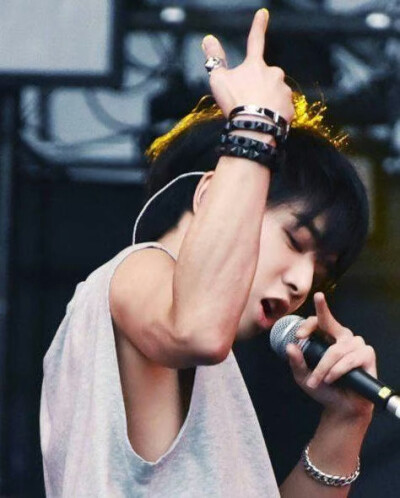 是花花啊
瘦瘦的身体大大的能量