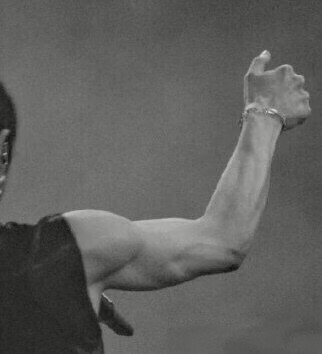 是花花啊
瘦瘦的身体大大的能量