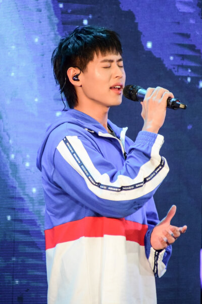 bkpp · billkin
狼尾少年
