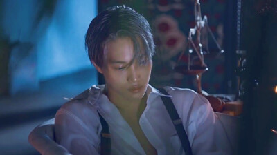 KAI金钟仁橙光素材
《Mmmh》MV自截修图