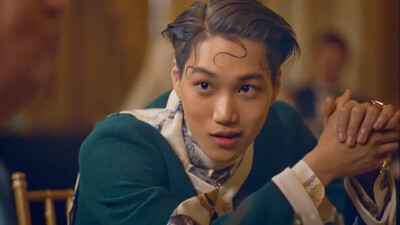 KAI金钟仁橙光素材
《Mmmh》MV自截修图